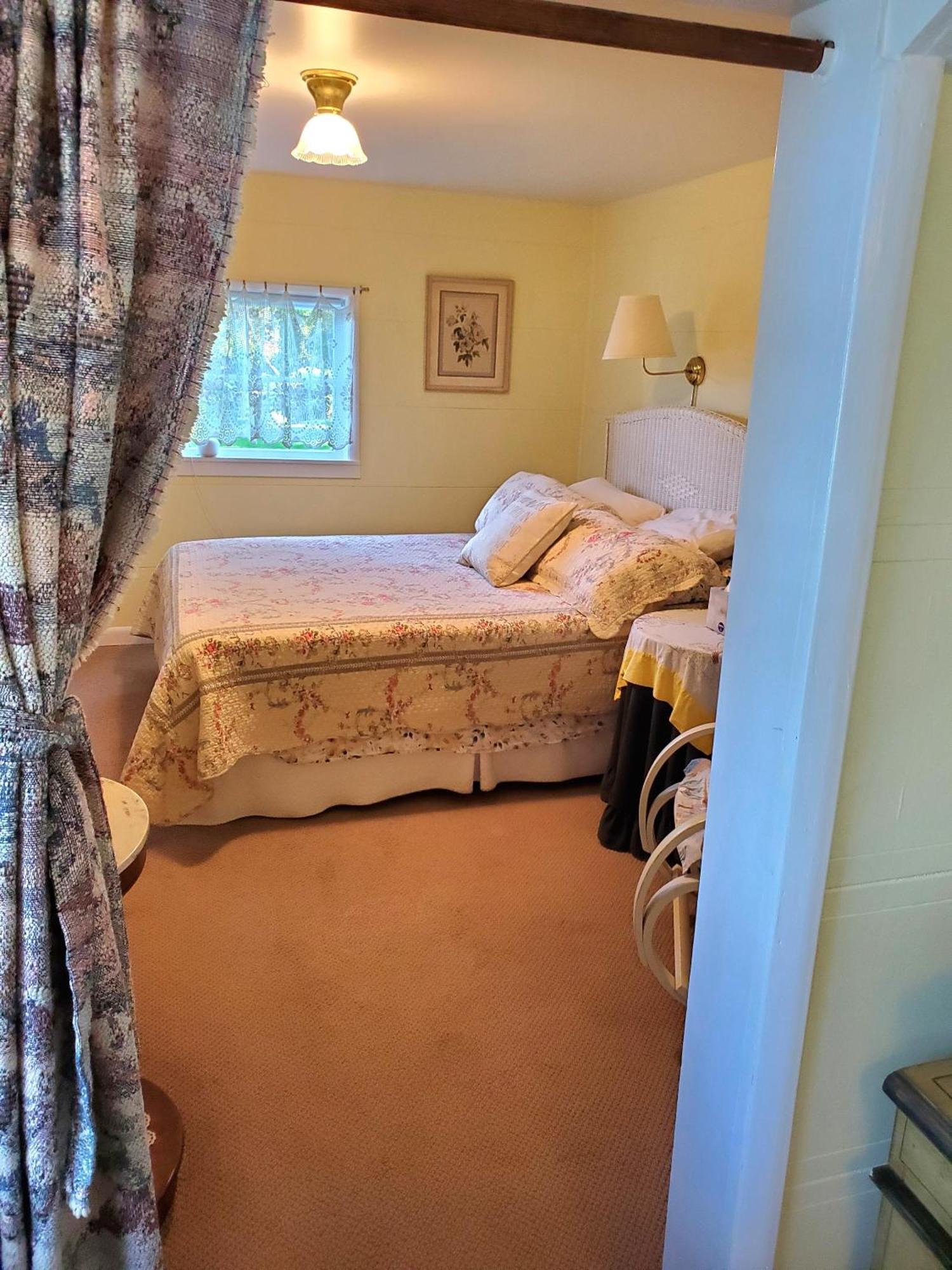 Bay Cottage Getaway Port Townsend Room photo