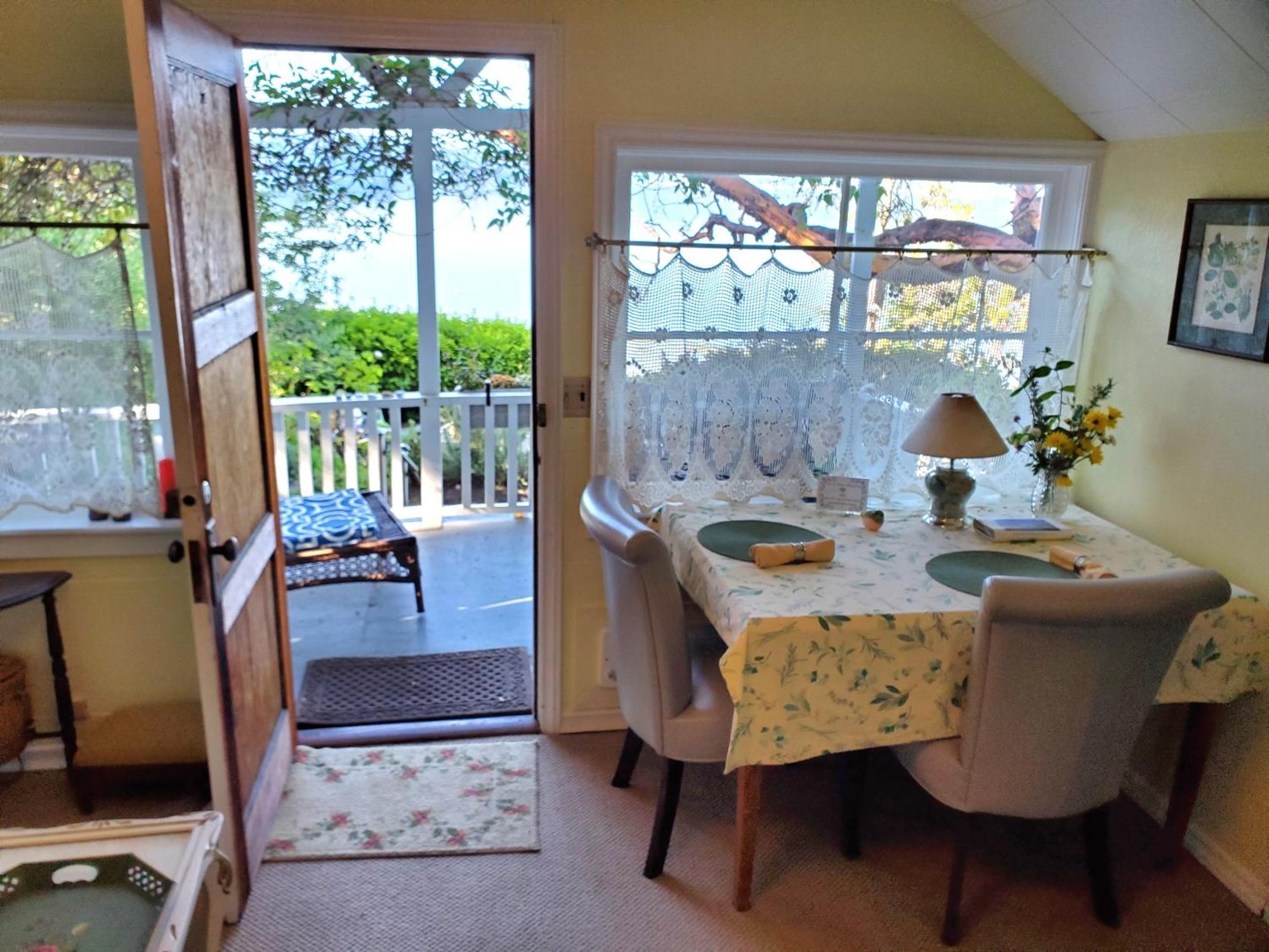 Bay Cottage Getaway Port Townsend Room photo