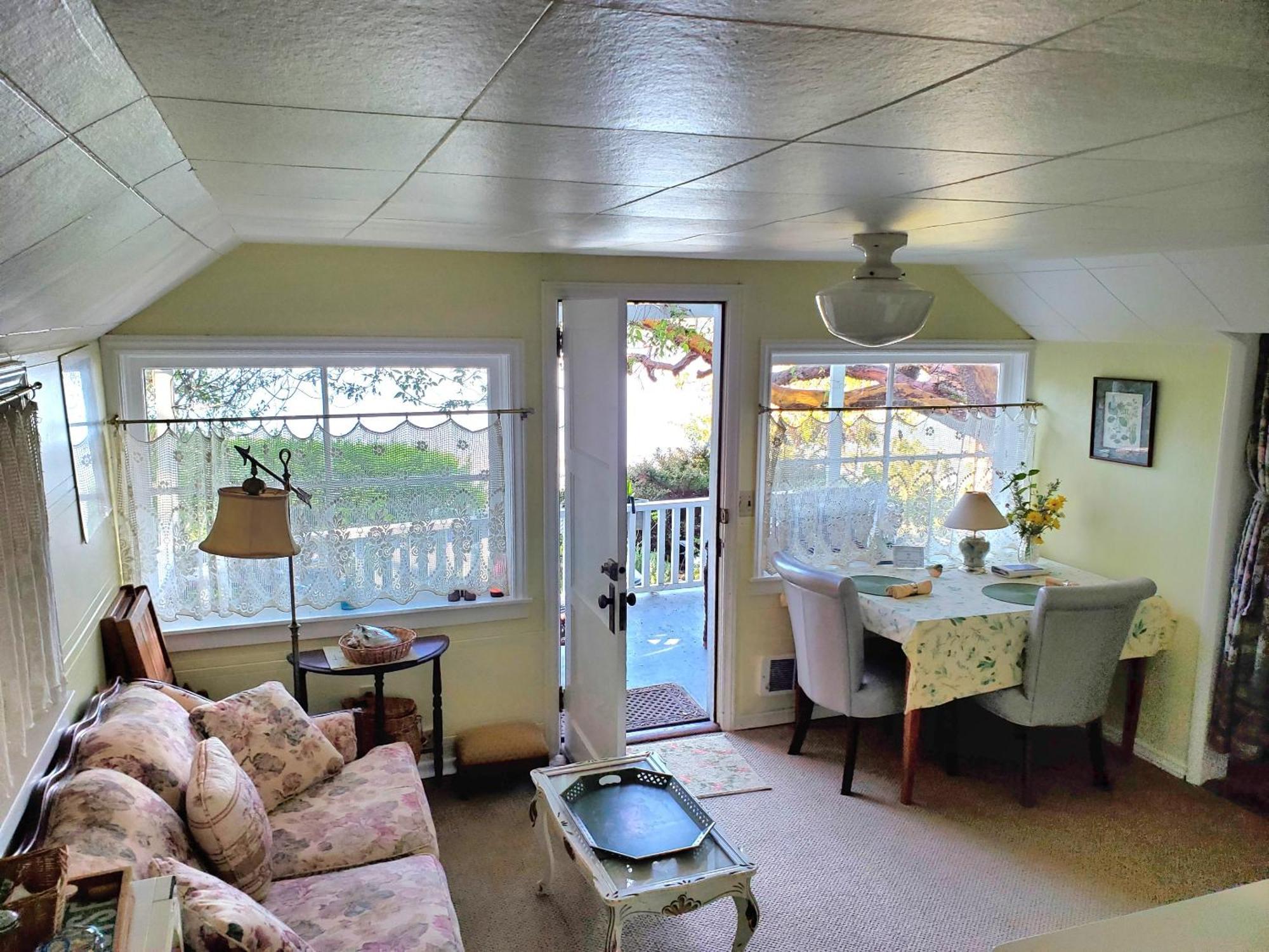 Bay Cottage Getaway Port Townsend Room photo